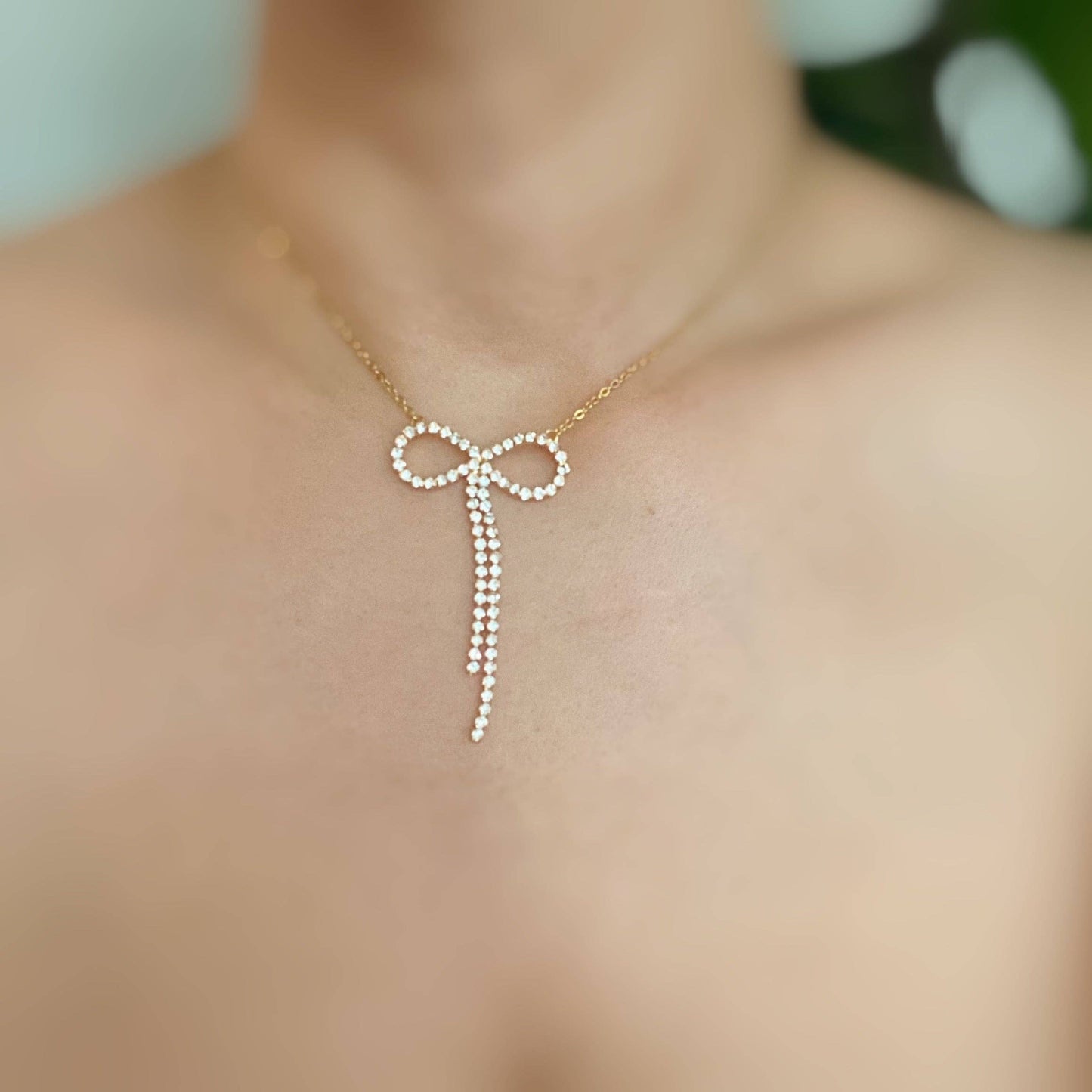 adorable shine bow necklace