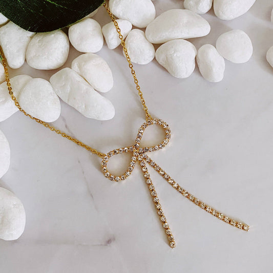 adorable shine bow necklace