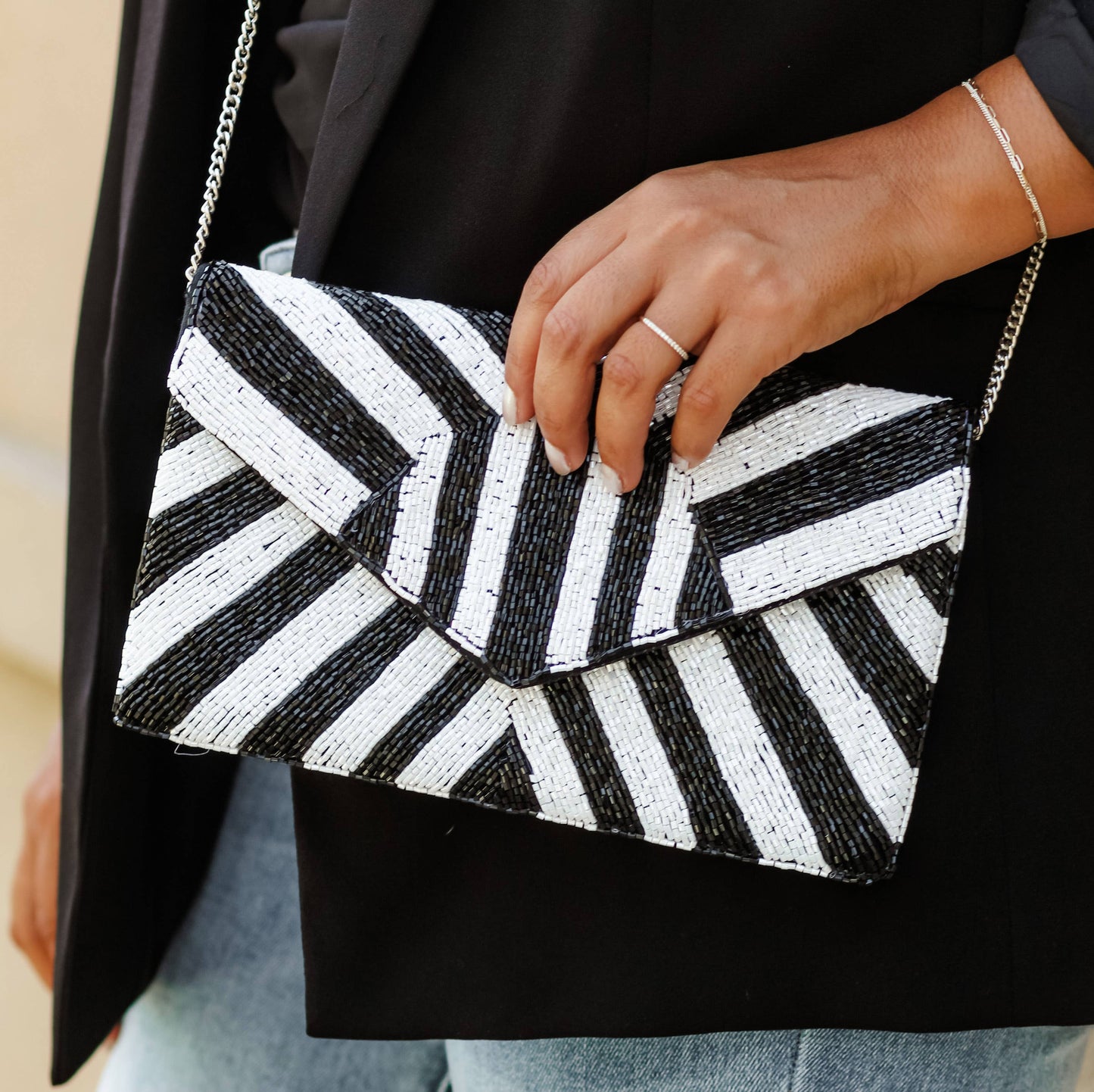 black and white seed bead purse