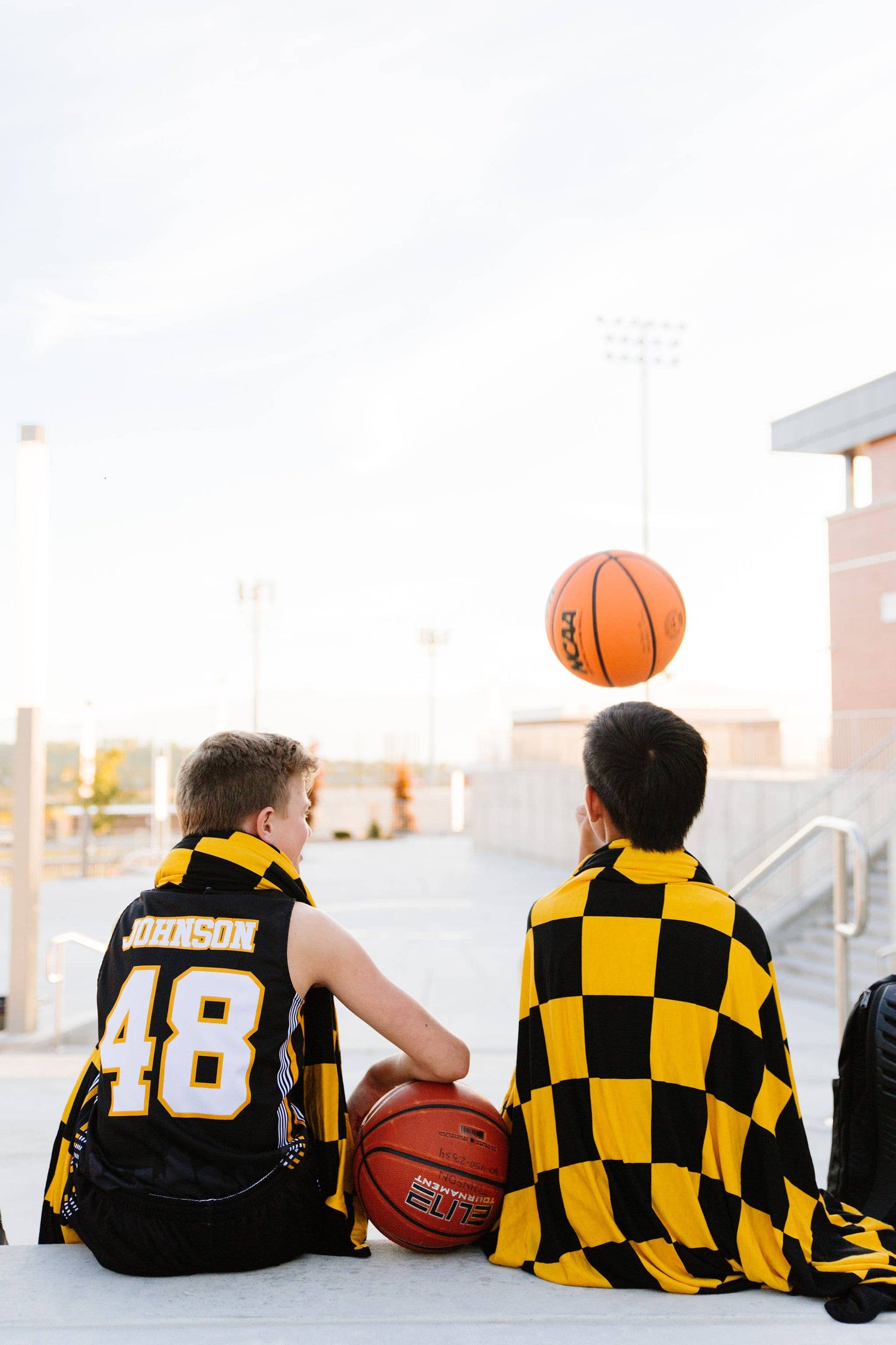 black/gold blanket