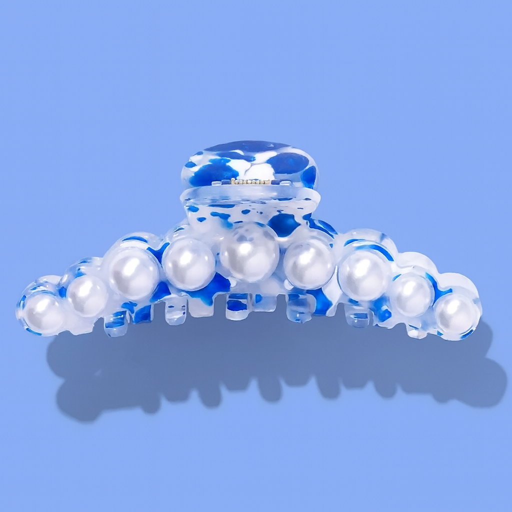 blue claw clip