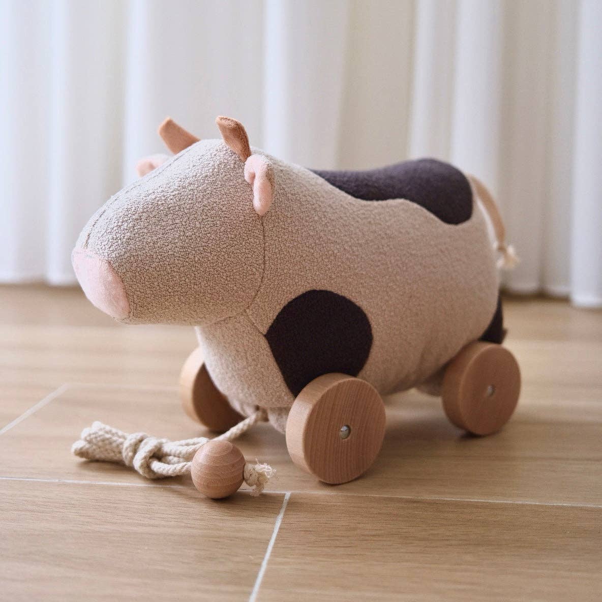 WILLOW // pull-along toy